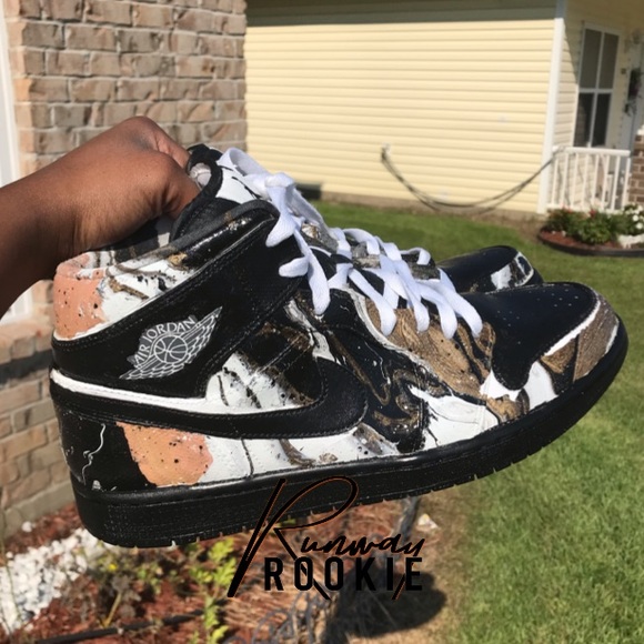 Custom Jordan Mid 1’s main image 3